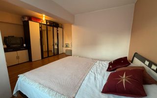 De vânzare / Închiriere – Apartament 3 camere decomandat - Poză 3
