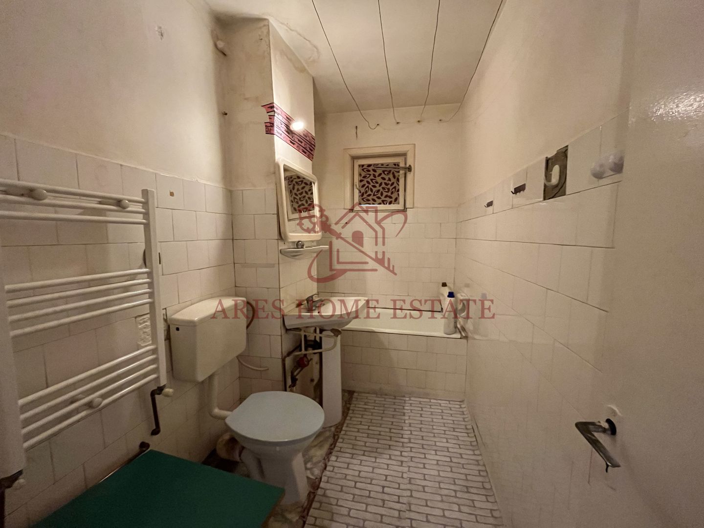 Etaj 1, 3 camere, spatios, 2 băi, centrală proprie – zonă excelentă - Poză 16