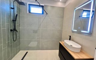 Vilă **6 camere  **451mp // Zona Iancu Nicolae - Poză 11