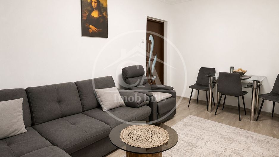 Apartament cu 3 camere de vânzare în zona Rogerius, Oradea - Poză 2