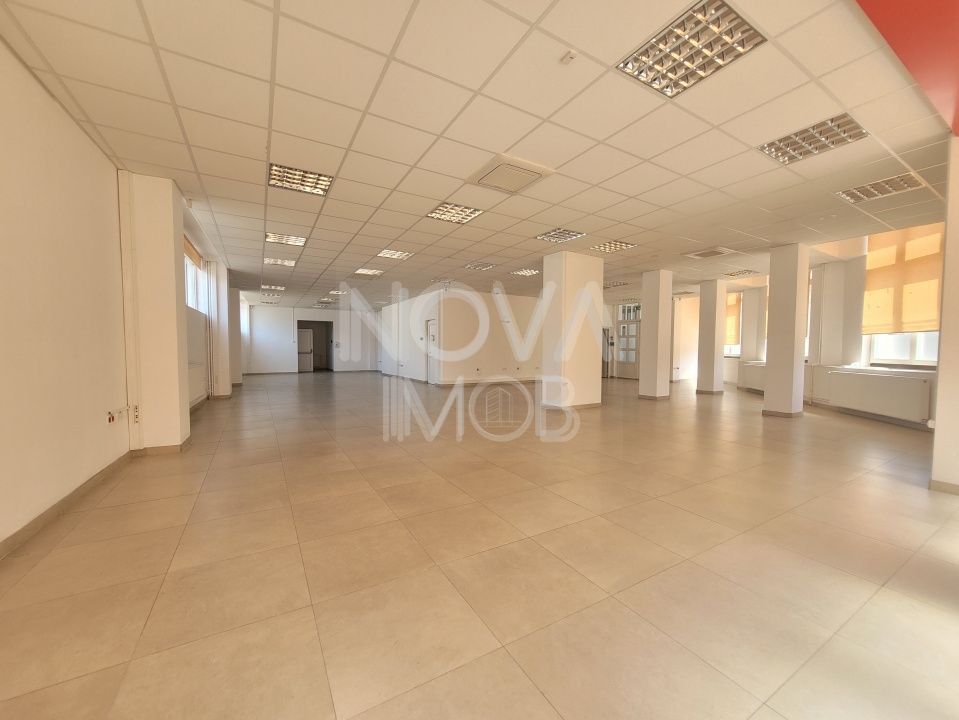 Spatiu comercial de inchiriat 875mp - Piata Cluj - Poză 3