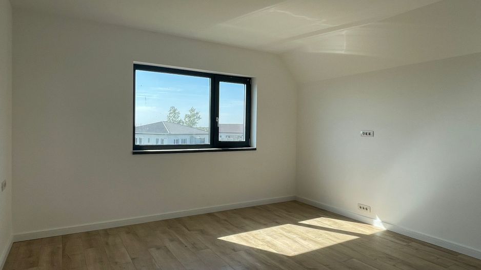 Duplex cu arhitectura deosebita - Mosnita Noua - Poză 6