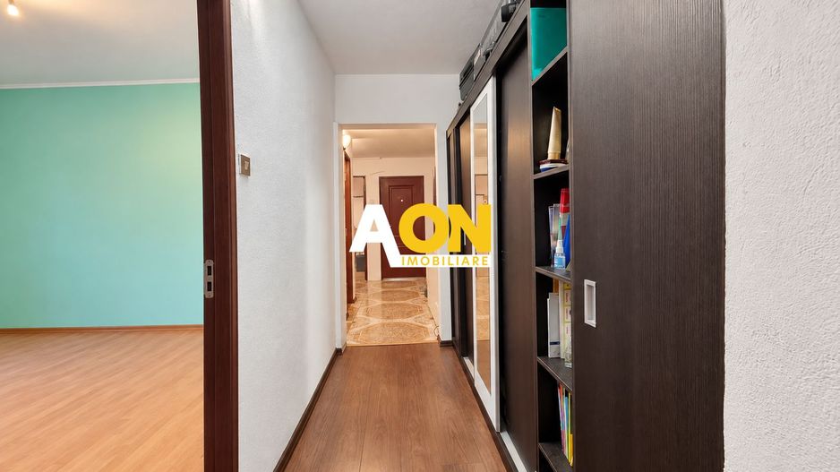 Apartament 3 camere, 2 bai, decomandat, Cetate, zona Liceului Sportiv - Poză 15