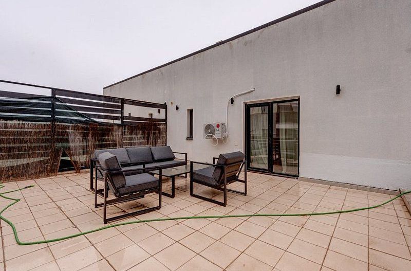 Apartament tip penthouse in Natura Residence, terasa 62 mp, mobilat modern - Poză 5