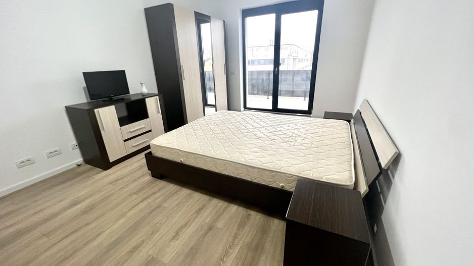 APARTAMENT SPATIOS CU TERASA - Poză 3