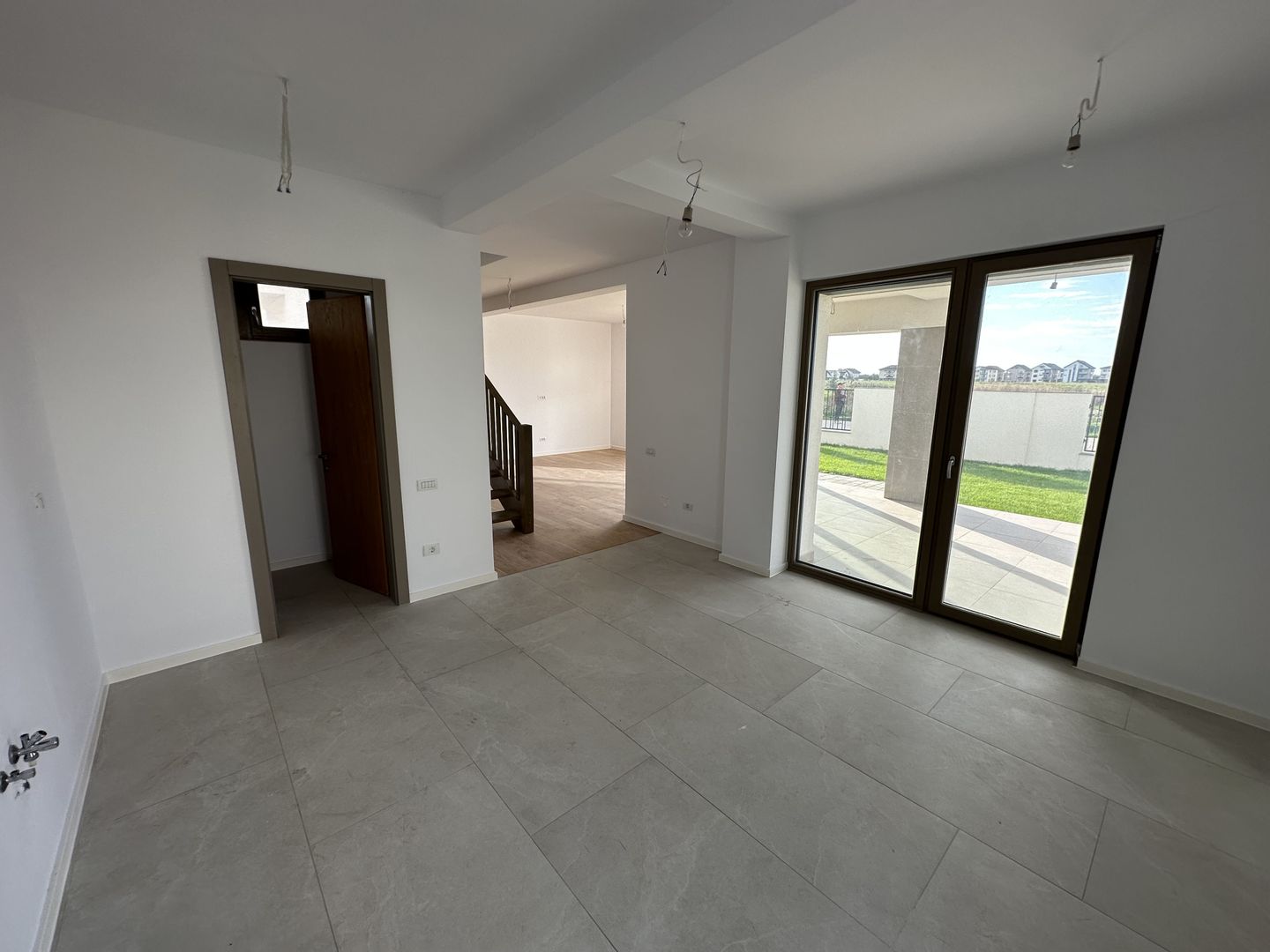 Casa cu 5 camere - Dumbravita - Poză 8