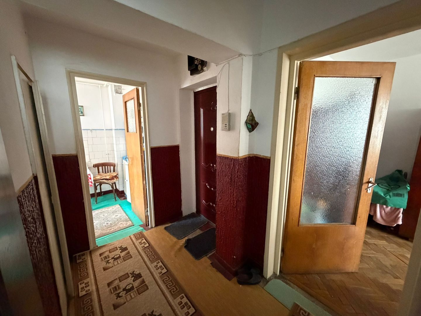 Apartament 3 camere, etaj 2 - zona Centru - Poză 11