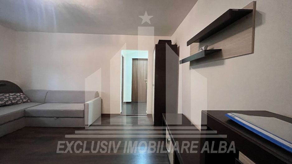 Apartament cu 3 camere de vanzare, Cetate - Poză 3