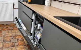 Apartament 2 camere Dambovita etaj 2 cu centrala - Poză 10