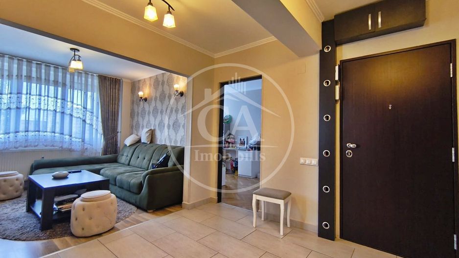 Apartament de vânzare cu 4 camere în zona Decebal, Oradea - Poză 3