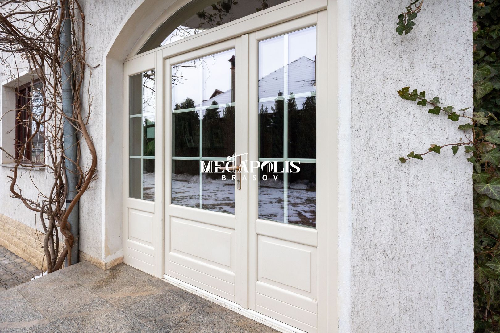 Pensiune de vânzare în Râșnov | 14 camere | 427 mp - Poză 3