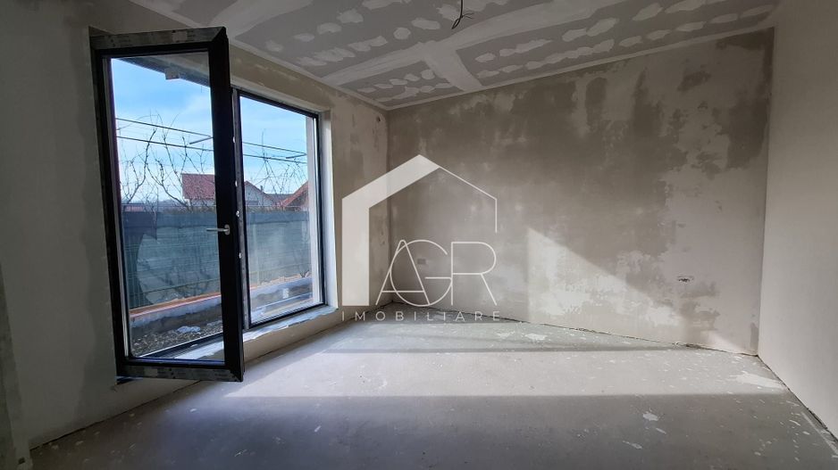 Casa cu 4 camere de vanzare, Bucov, Mica Roma - Poză 10