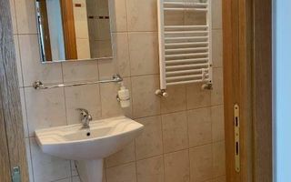 Apartament de Închiriat - 2 Camere, 90mp, Et11/14 Cu Vedere Superbă la Răsărit - Poză 5