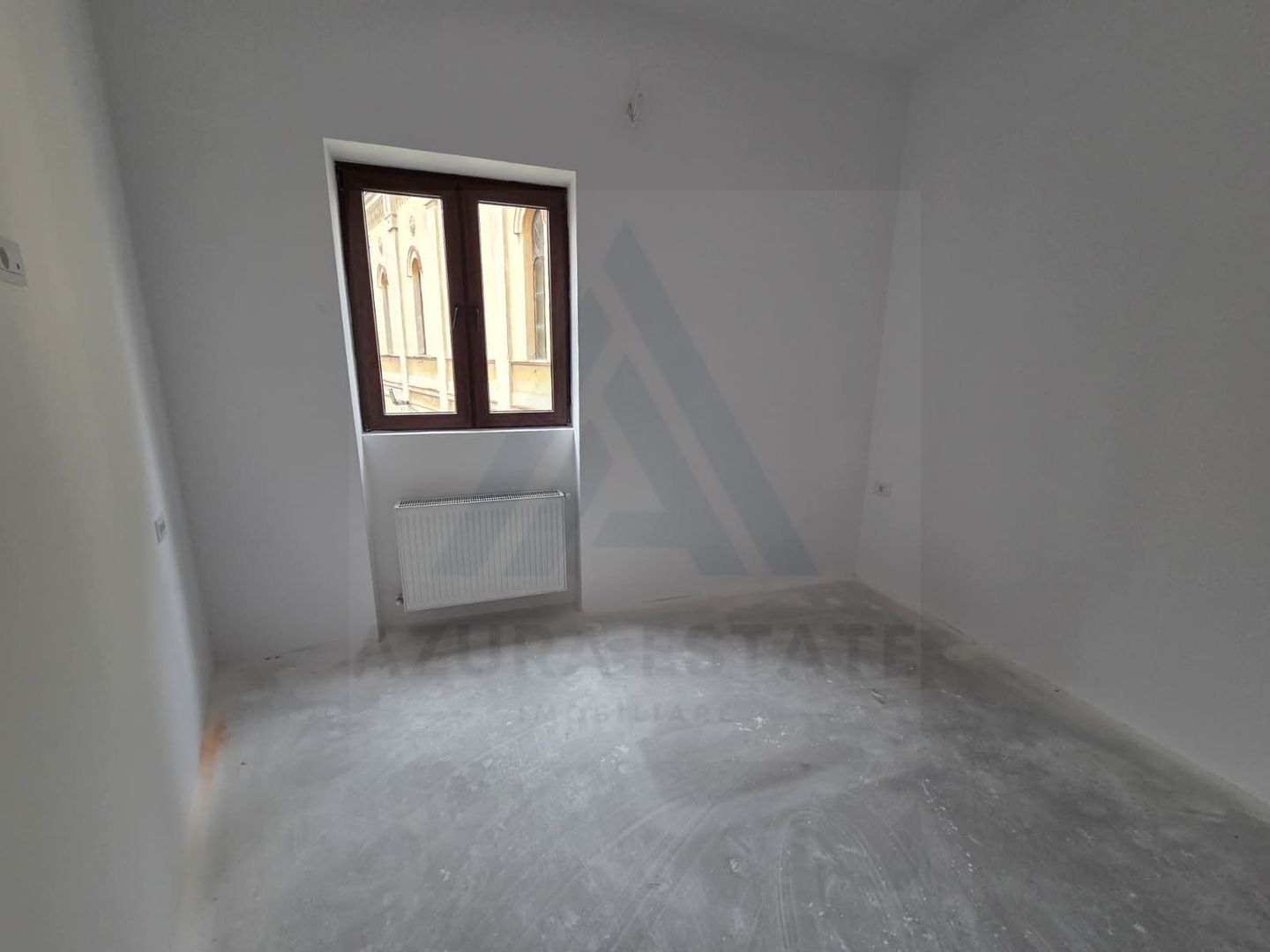Garsonieră renovata 35 mp etaj 1 dispune de  pivnita in zona Centrala - Poză 2