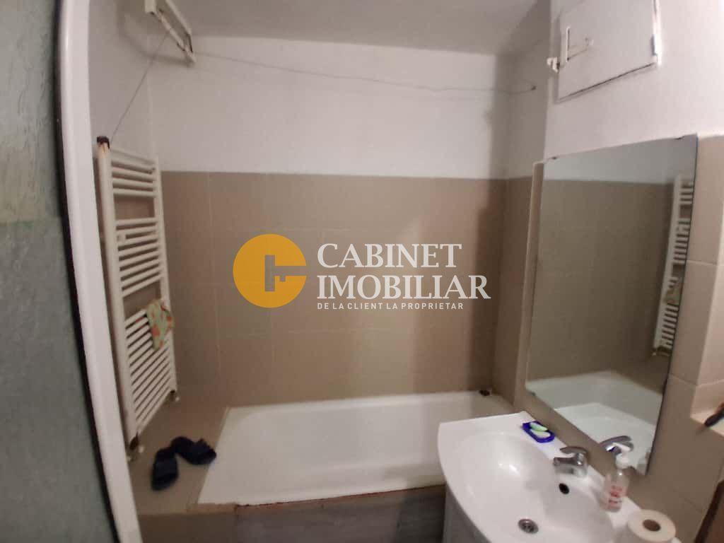 Apartament 3 camere, statia Padurii- Tatarasi, bloc '80 - Poză 4