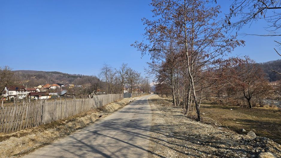 Teren 2500 mp în natură, Valea Bratia, priveliște spre munți - Poză 9