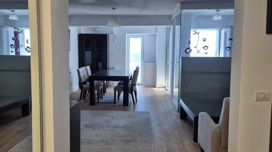 Apartament 3 camere,  Faleza Nord/Pescarilor, vedere la mare - Poză 2