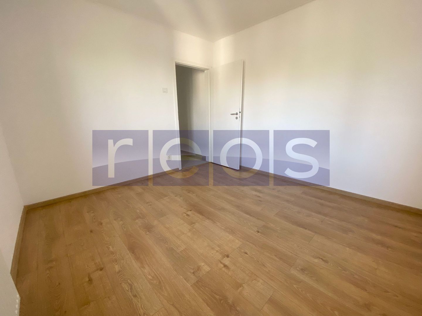 Apartament 2 camere I Renovat complet I Metrou 3 minute - Poză 5