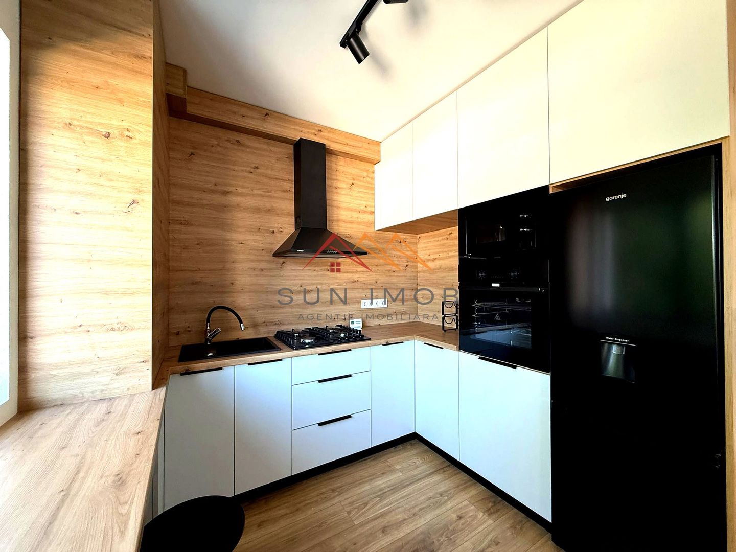 APARTAMENT 3 CAMERE | PRIMA ÎNCHIRIERE | MOBILAT ȘI UTILAT | CÂMPINA - Poză 2