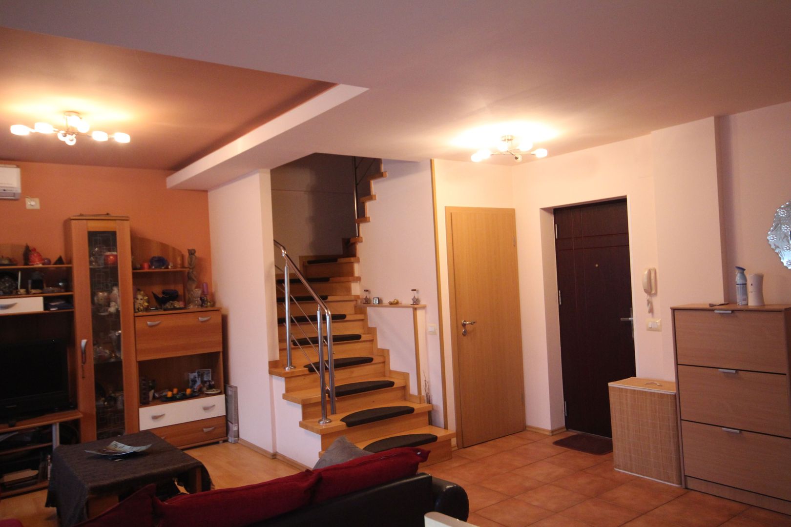 Apt cu  scara interioara  langa Kaufland Dumbravita - Poză 4