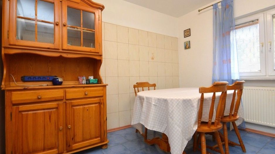 2 camere decomandat si renovat zona VITAN - Poză 1
