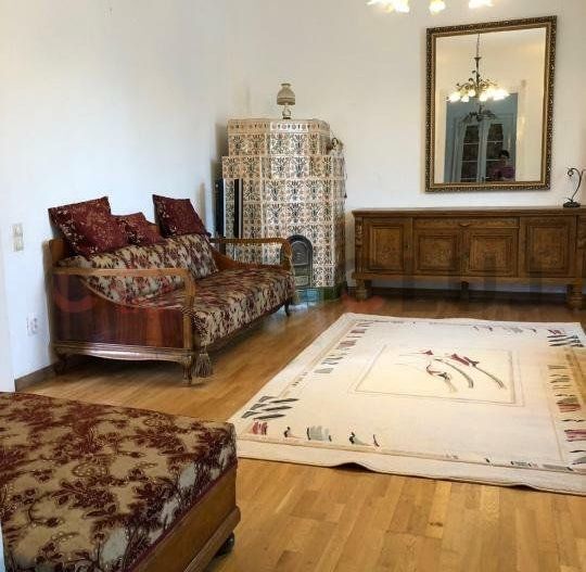 Apartament în vilă, zonă centrală, parcare - Poză 12