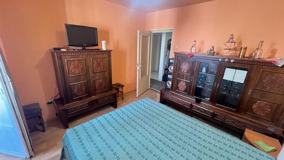 3 camere decomandat etaj 4/10 Dambovita centrala proprie - Poză 7