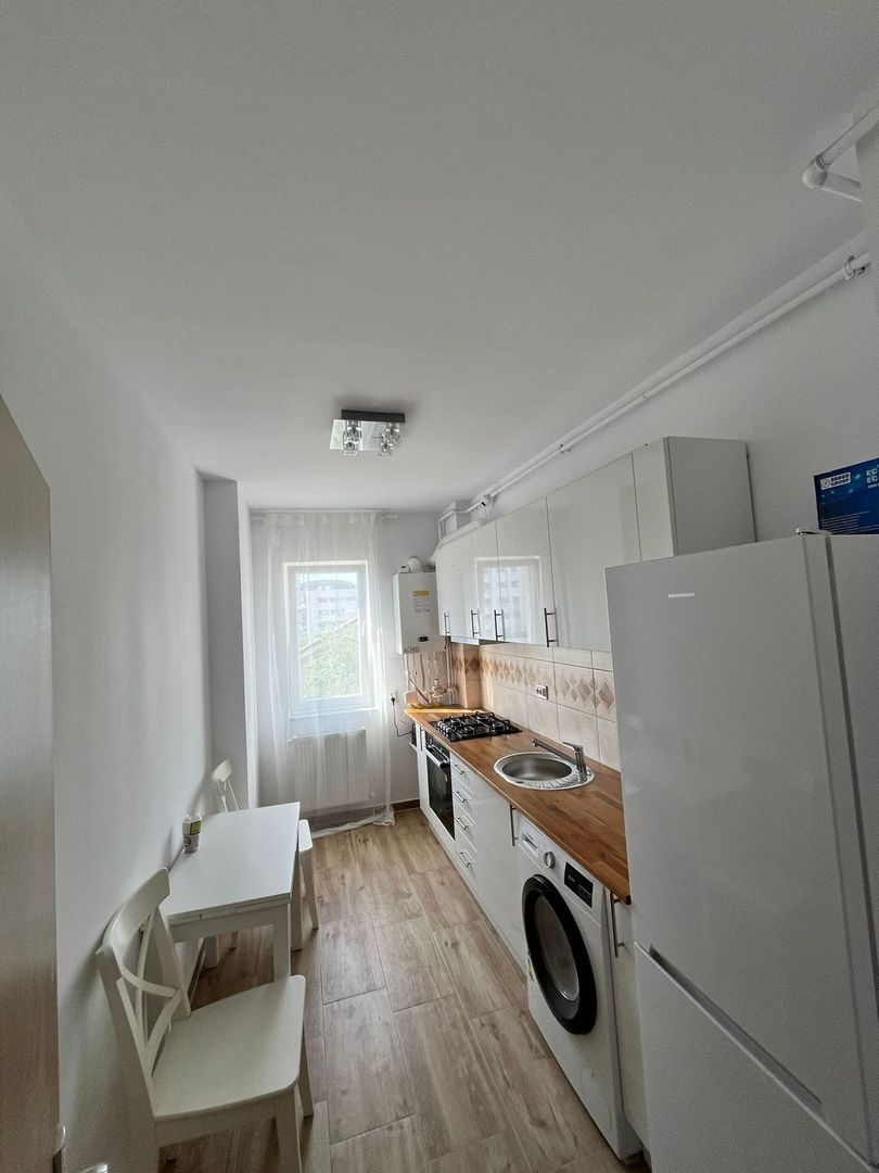 Apartament 2 camere decomandat, parcare subterana, 15 minute metrou - Poză 9