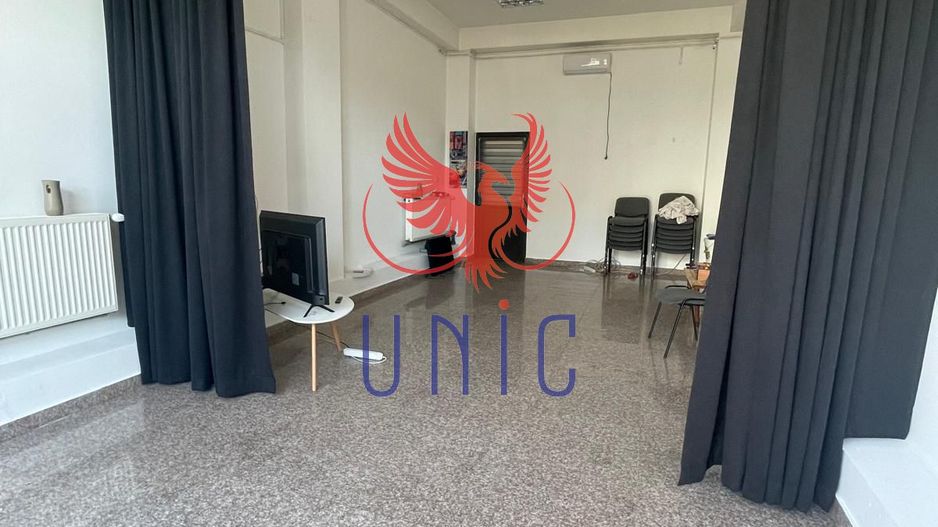 Spatiu Comercial-Consul-600 Euro - Poză 4
