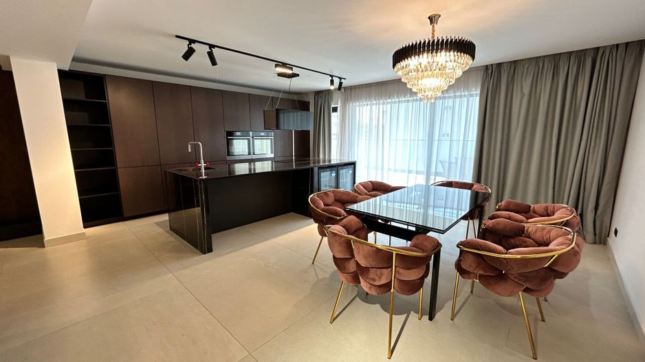 Penthouse Lux 4 camere / Terasa 120mp | Parcare | Domenii Expozitiei - Poză 1