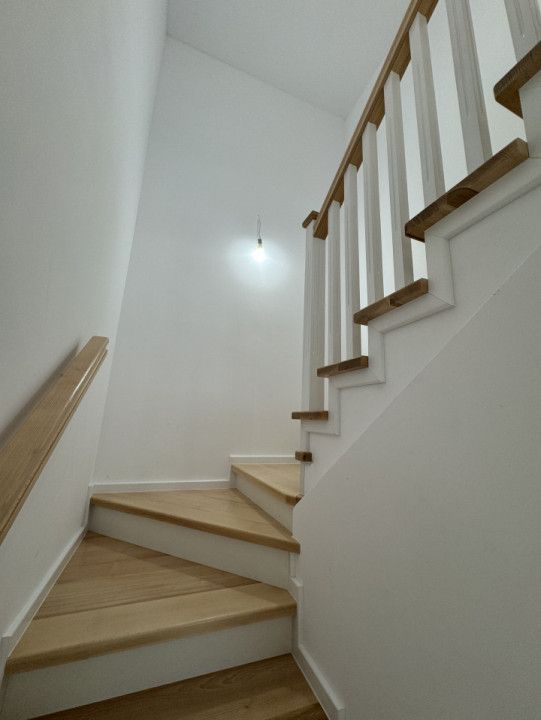 Duplex cu 4 camere si teren generos de 352 mp – Mosnita Noua - Poză 9