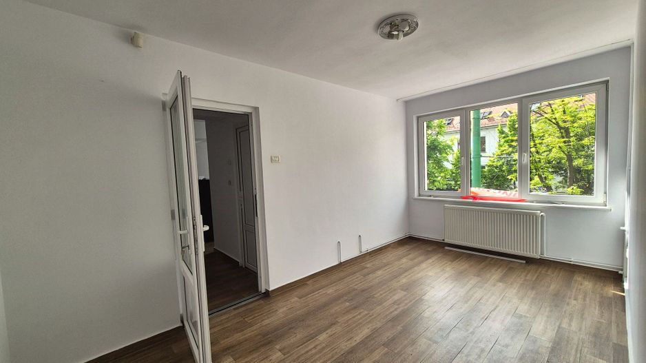 Exclusivitate - Spatiu situat lângă Tribunalul Brașov, 47,6 mp. - Poză 1