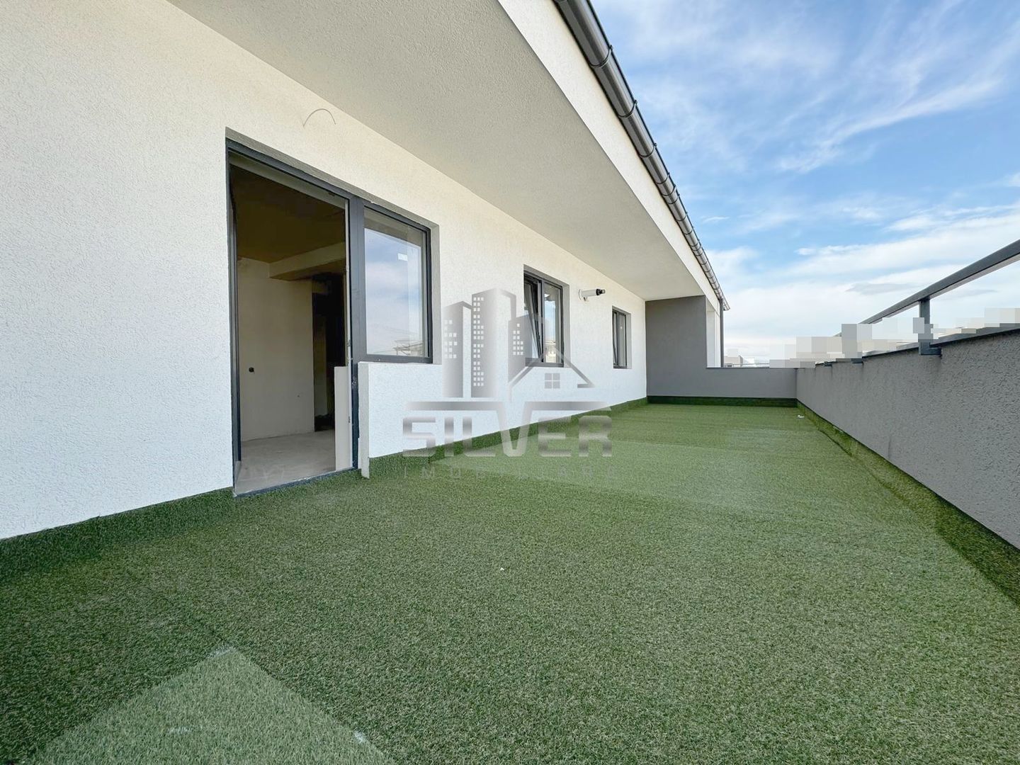 Apartament cu 2 camere dec.+terasa de 50 mp+boxa 5 mp.PRET REDUS! - Poză 1