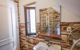 Casă individuală cu 5 camere și curte proprie - în Cisnădioara - Poză 32