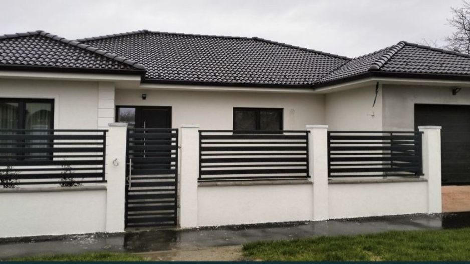 Casa de vanzare Lazuri - Poză 1
