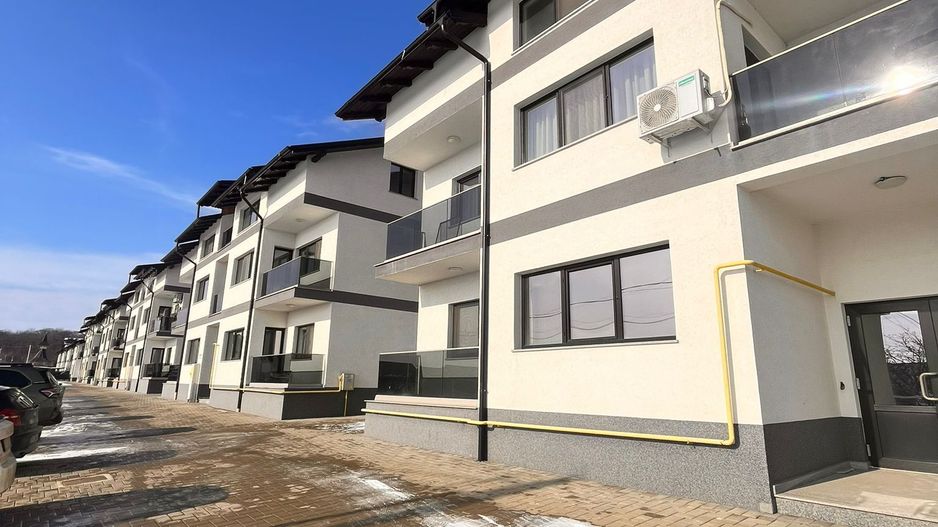 Apartament cu 3 Camere  78 mpI Suceava/Complex La Stejari I1400E/Mp - Poză 1