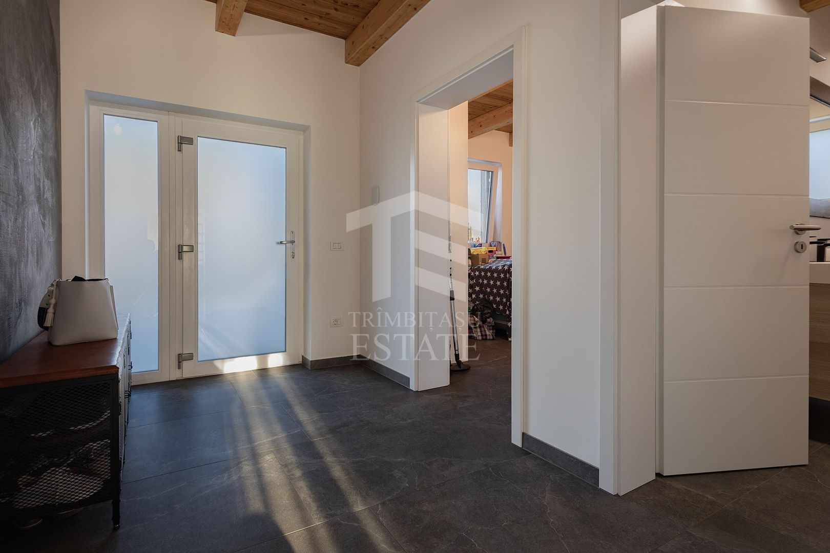 Casa deosebita de vanzare in Giarmata COMISION 0% CUMPARATOR - Poză 14