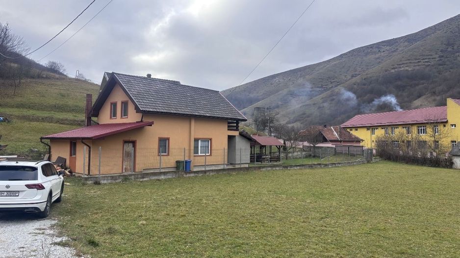 Casă de vanzare in Remeti, Bihor - Poză 1