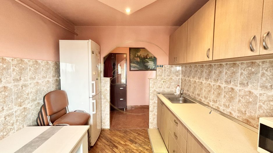 Apartament spațios 2 camere | Balcon închis | Centrală proprie | Freidorf - Poză 4