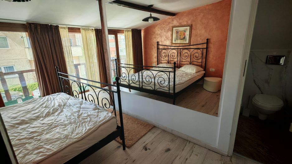 Vila cu 10 camere,pretabil compartimentare in 2 unitati separat,ASTRA. - Poză 18