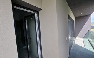 Casa premium cu teren 815 mp terasa balcon si garaj zona Selimbar - Poză 11