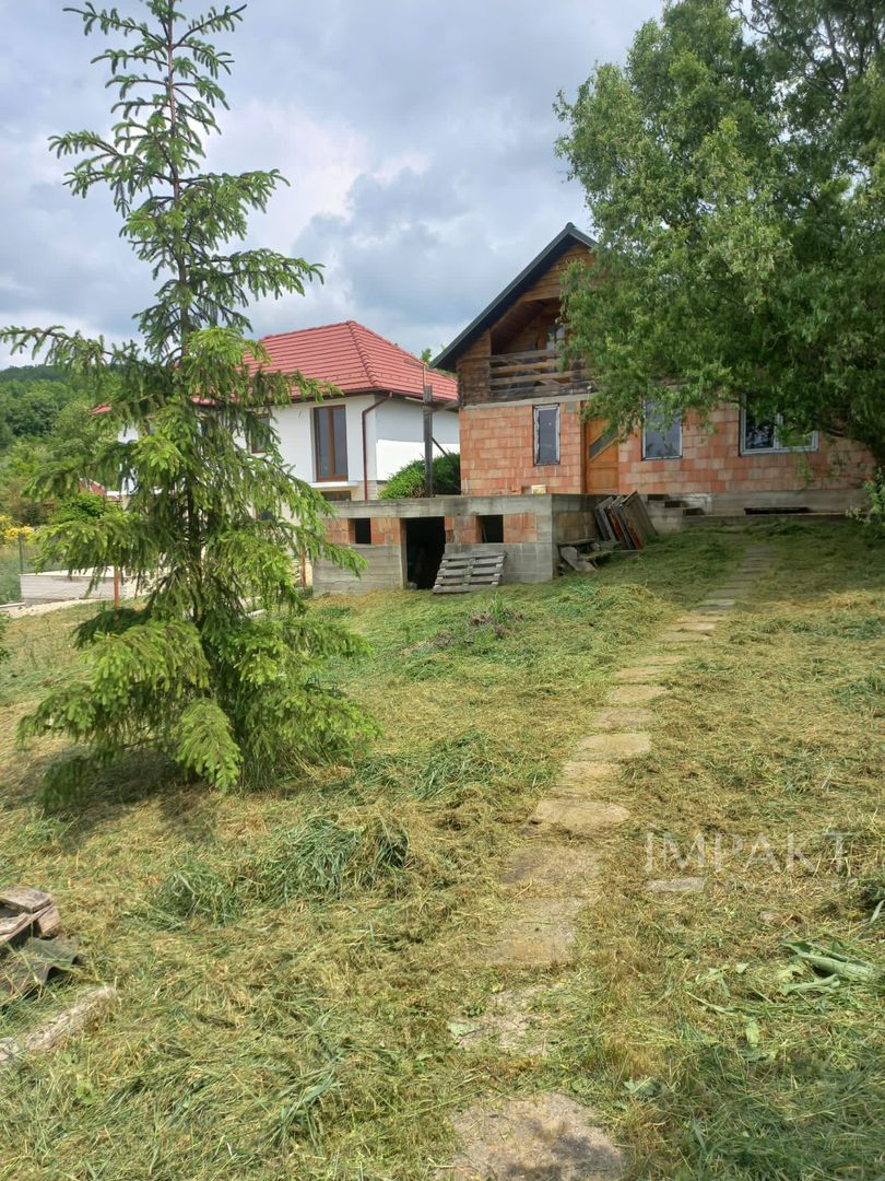 De Vanzare:  Casa individuala in Campenesti! - Poză 3