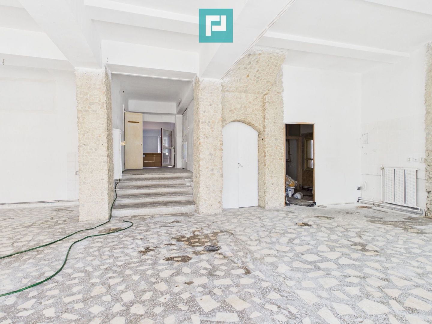 Proprietate multifuncţională central Arad - Poză 21