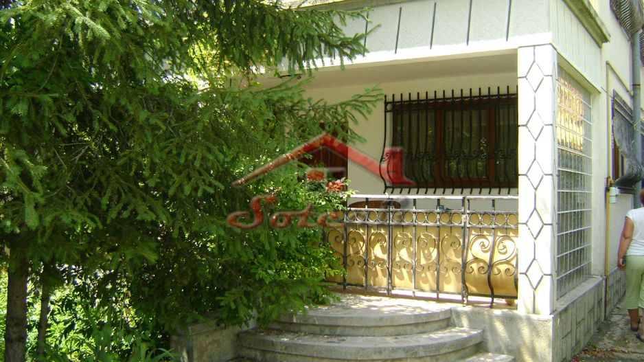 Casă / Vilă cu 7 camere de vânzare în Cornu - Poză 1