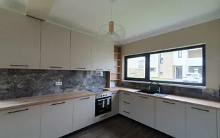 Casa de inchiriat in Dezmir, ansamblu privat - Poză 12