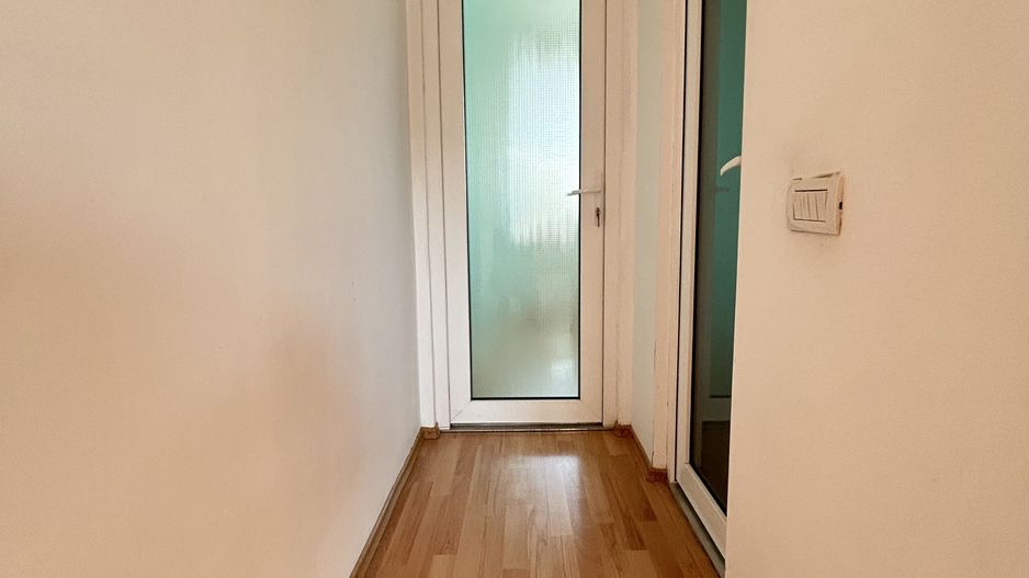 Apartament cu 2 camere de vânzare la mansardă în zona Poarta 6 - Poză 9