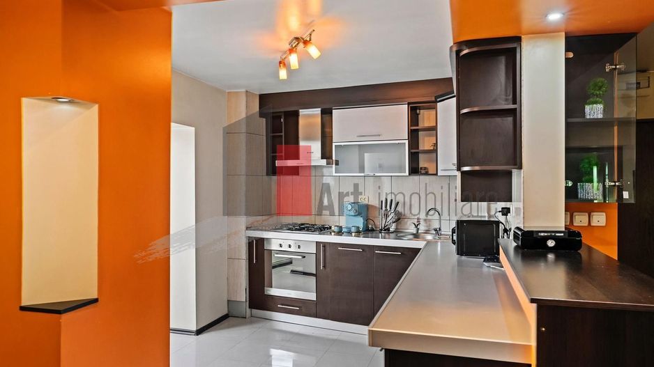 APARTAMENT  DE  4 CAMERE UNIRII - Poză 7