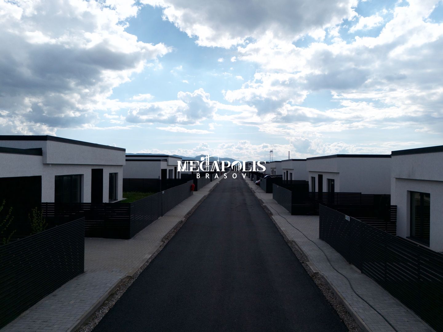Casă 4 Camere | Parter | Drum Asfaltat | Intabulată | Credit | Izvor - Poză 39