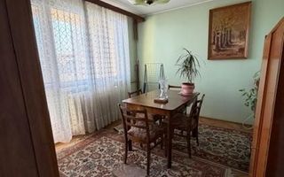 Apartament 3 camere  in zona centrala - Poză 3