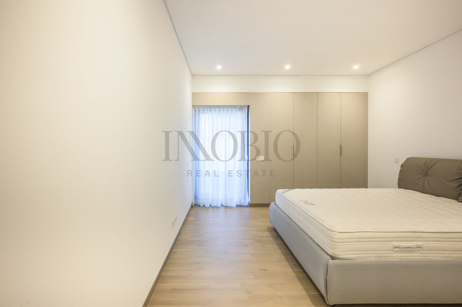 Reședință Exclusivistă cu 5 Camere | 201 mp | Terasă 25 mp - Poză 21